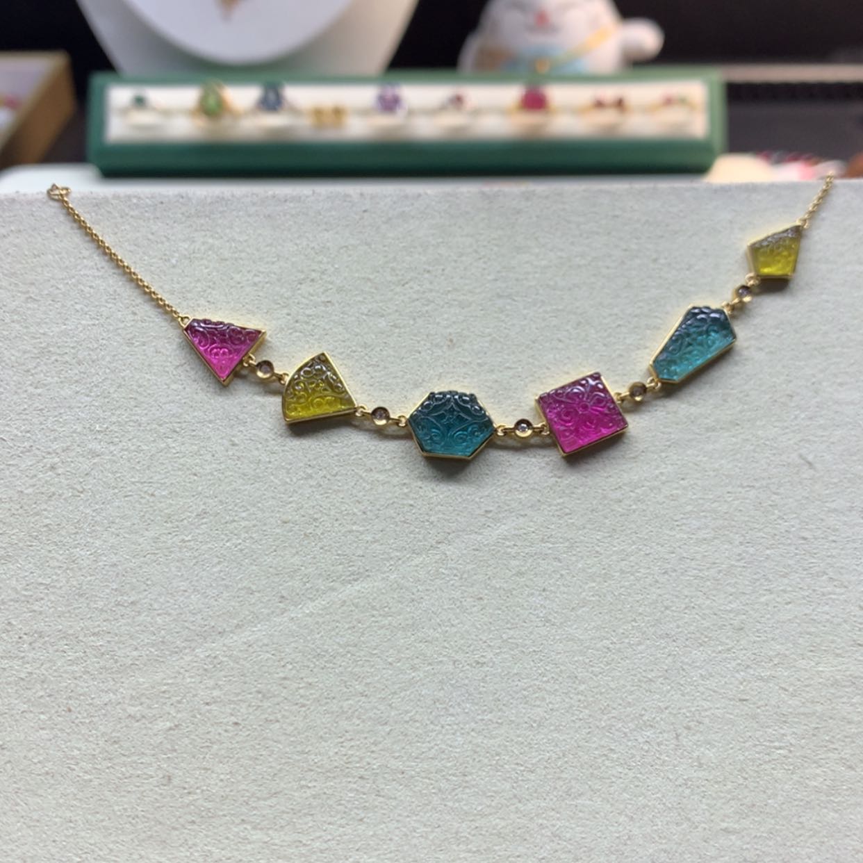 【闪购商品】碧玺手链18K金镶嵌碧玺手链