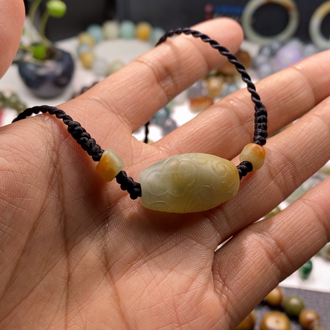 翡翠手链未镶嵌珠子