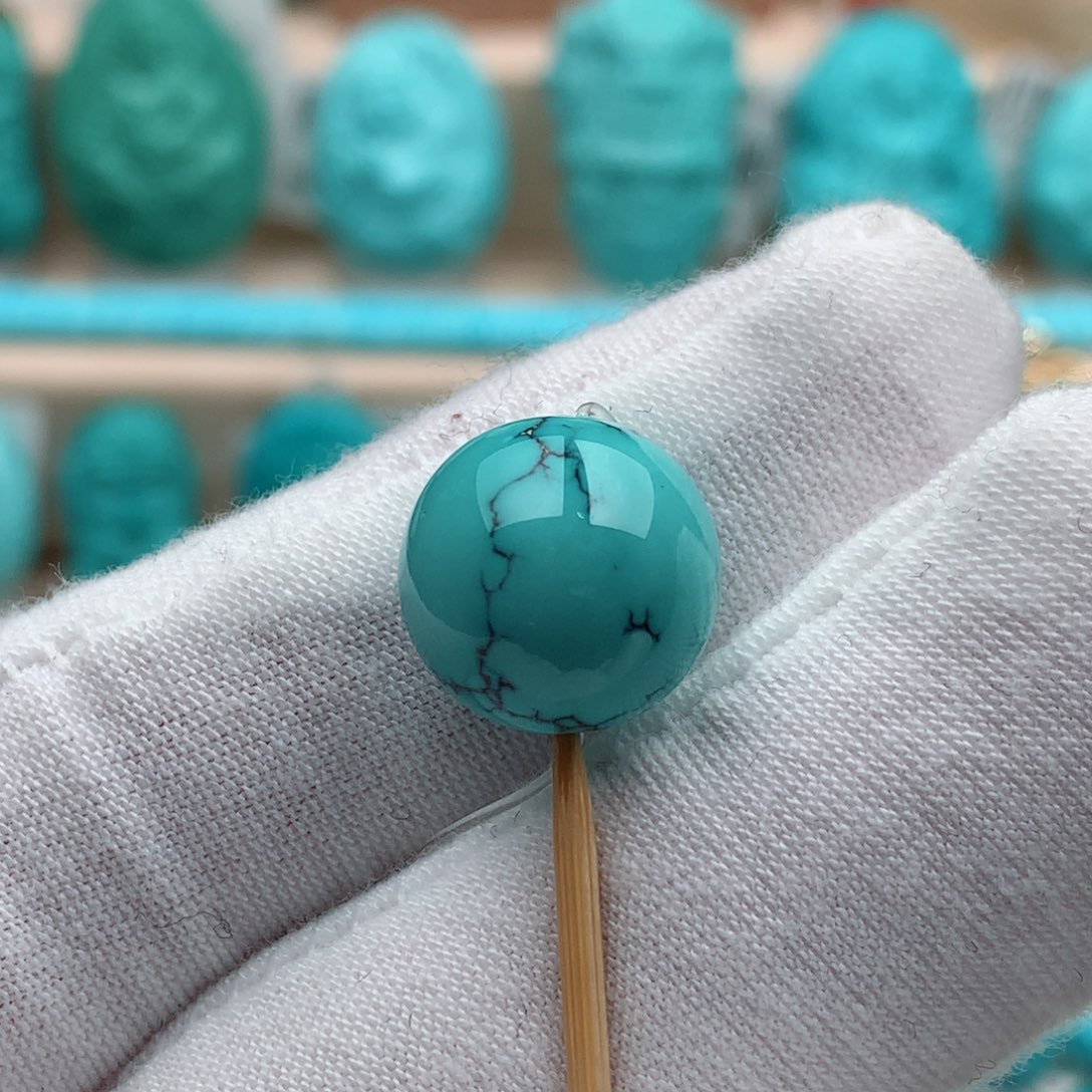 绿松石珠宝奇石未镶嵌重，：3.4克