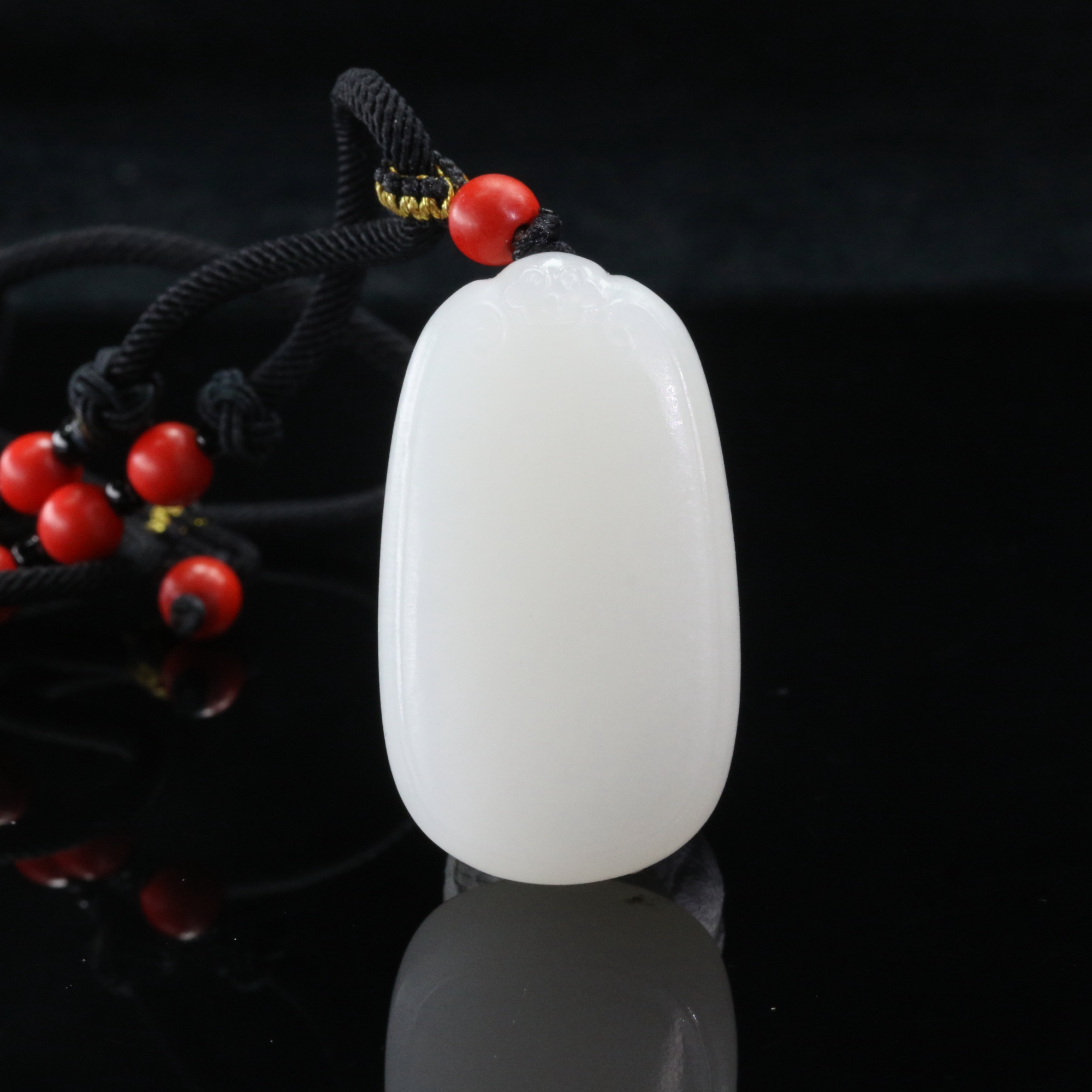 51和田玉羊脂白吊坠/101254北京中保拍卖