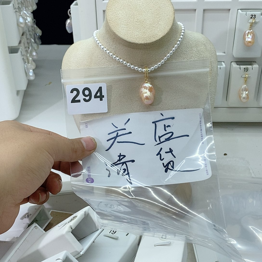 淡水珍珠颈饰合金