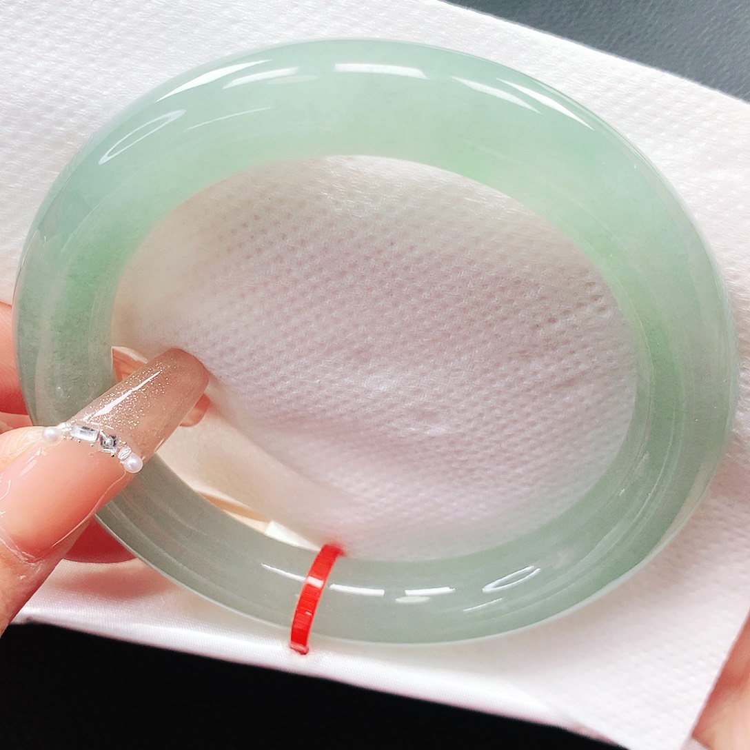 翡翠手镯未镶嵌59圈