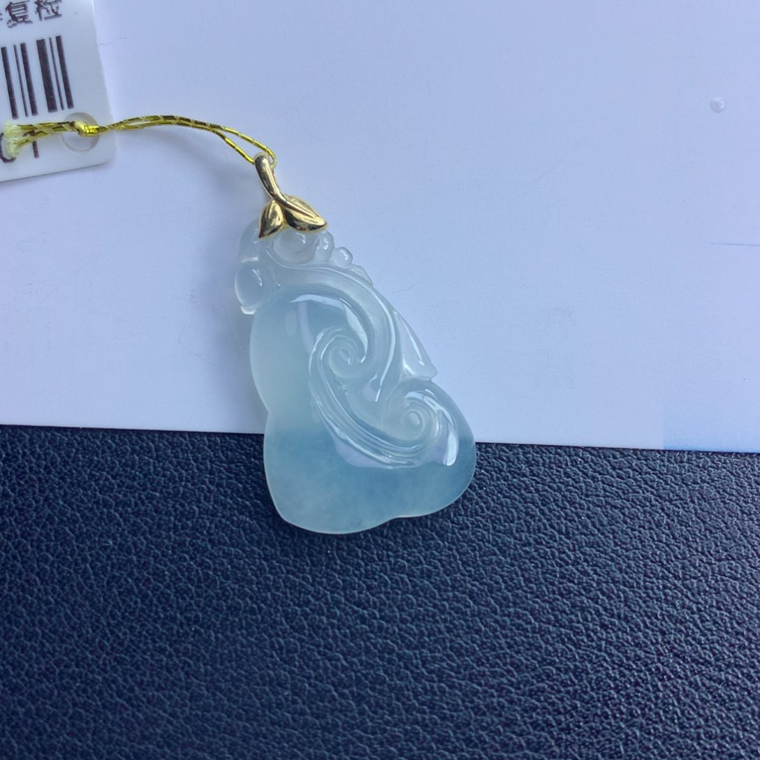 翡翠颈饰未镶嵌如意