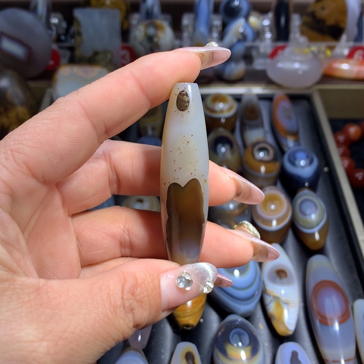 玛瑙/玉髓颈饰未镶嵌吊坠