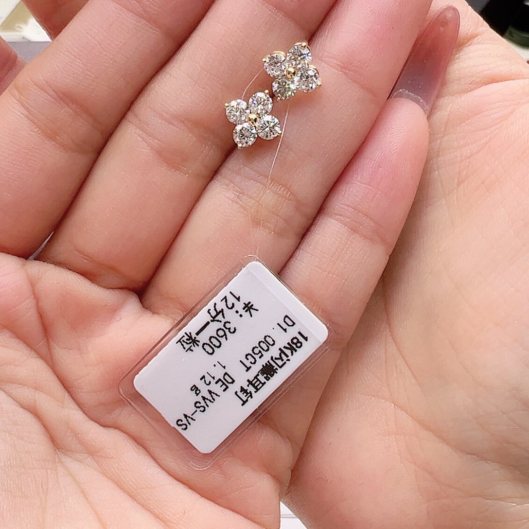 18K金镶嵌耳钉实验室培育钻石1.005ct K黄闪耀耳钉