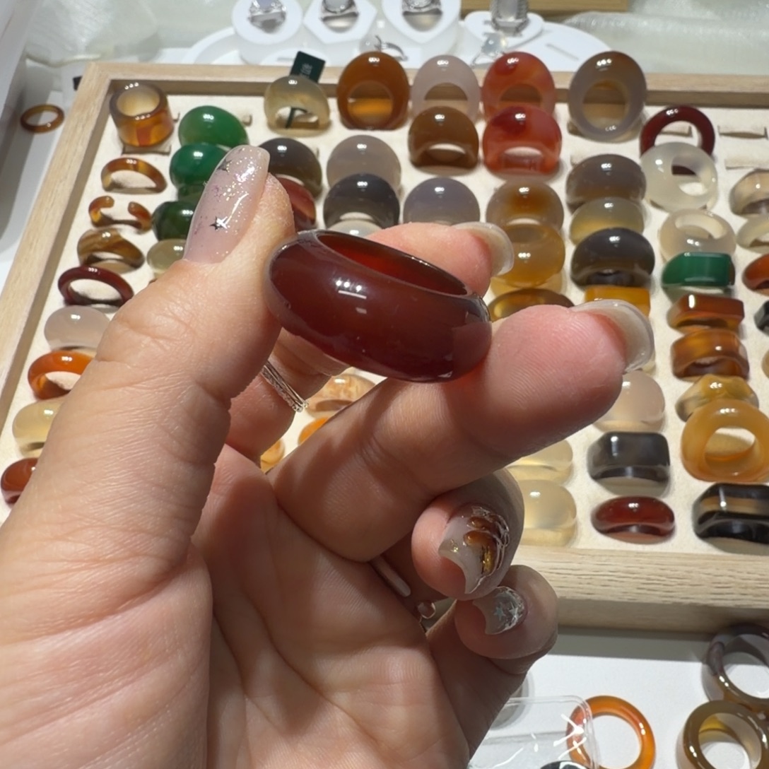 大***缘玛瑙/玉髓未镶嵌戒指港17/8