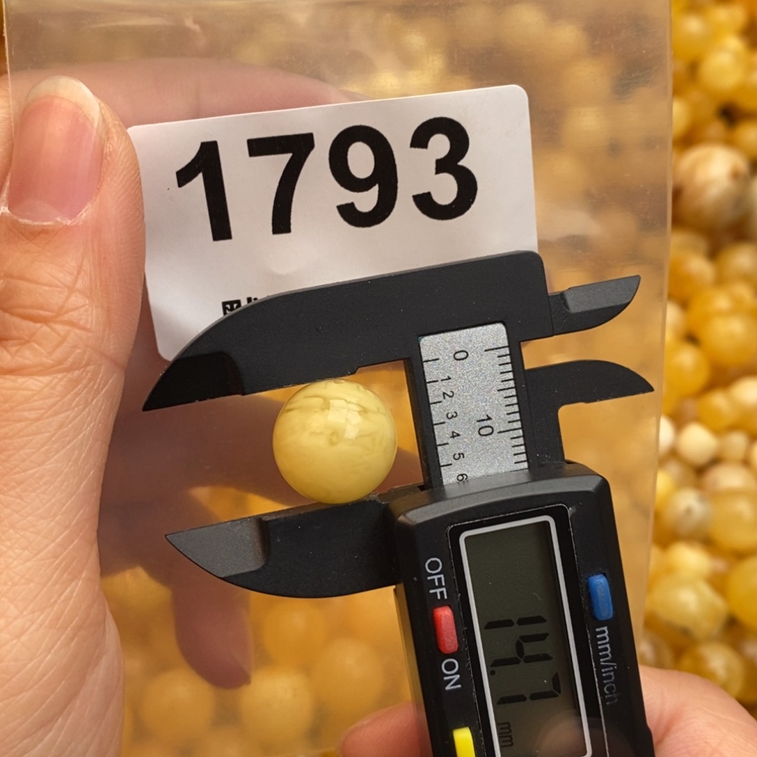 蜜蜡珠宝奇石未镶嵌