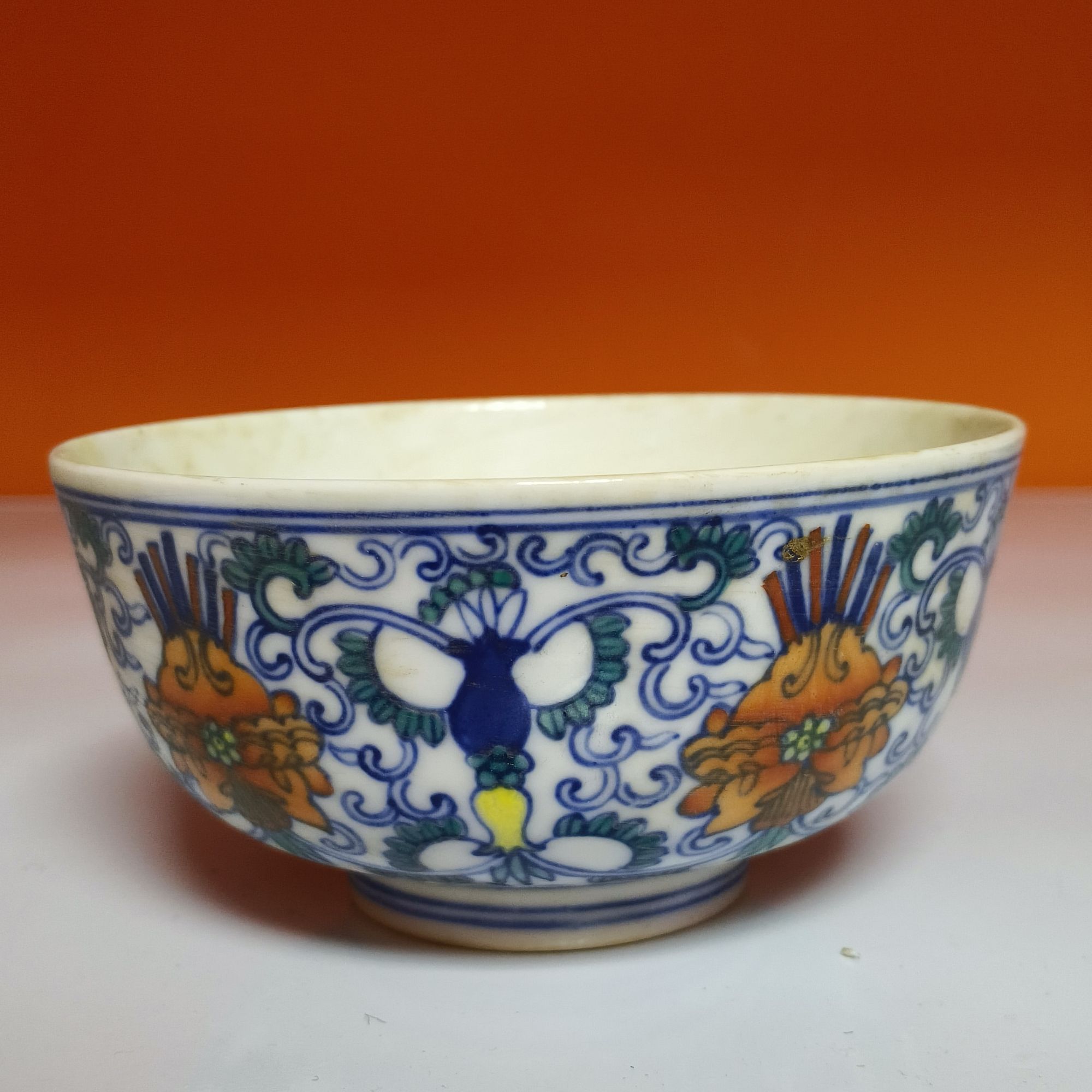 清晚期 缠枝花卉纹碗