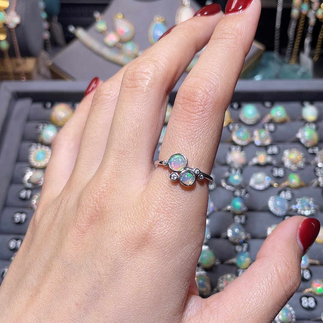 银S925镶嵌欧泊戒指）