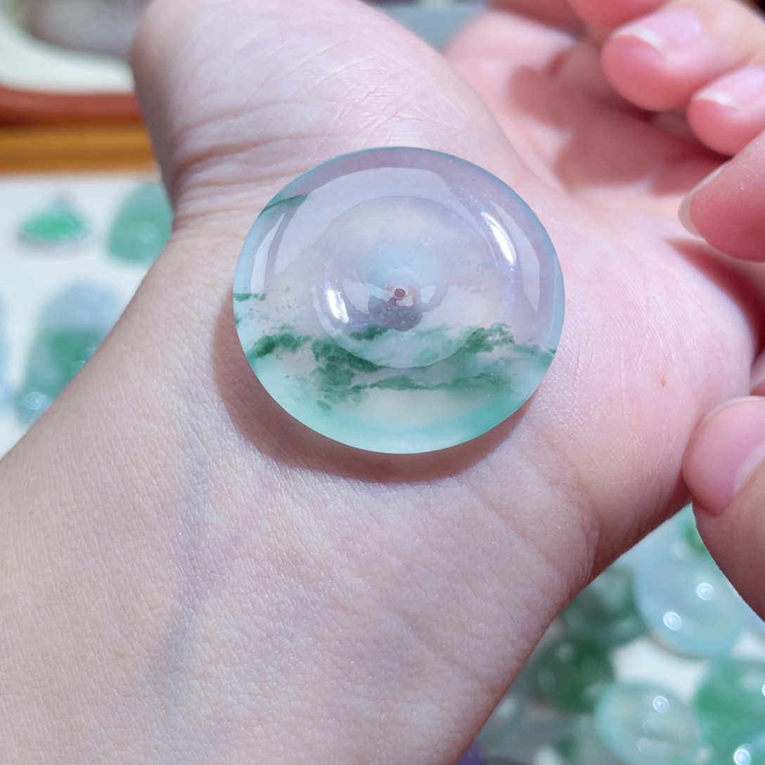 翡翠颈饰未镶嵌平安扣