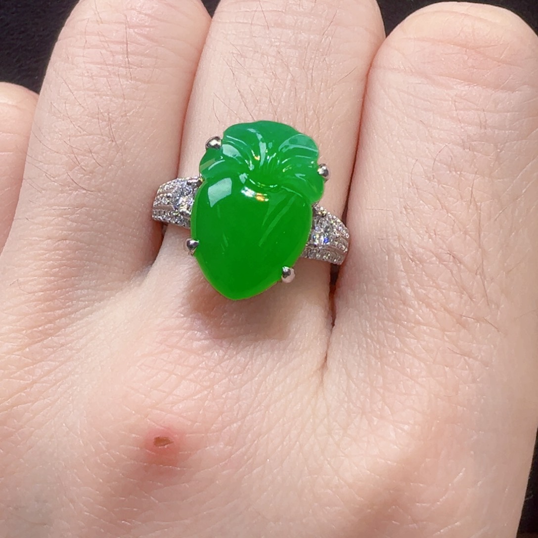 翡翠戒指18K金镶嵌戒指