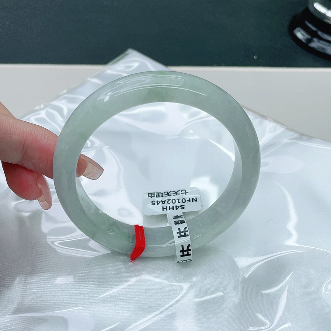 翡翠手镯未镶嵌正58.5