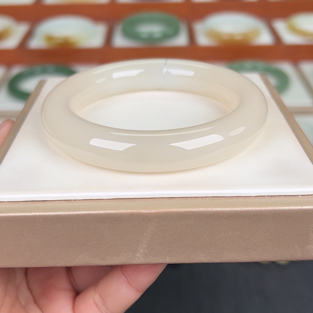 和田玉未镶嵌手镯冰藕粉