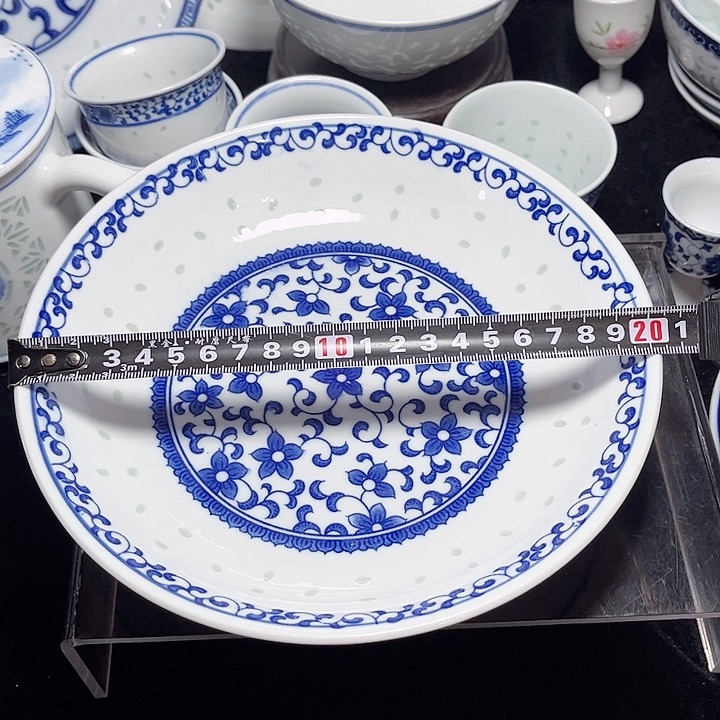 碗青花玲珑八寸紫荆花盘