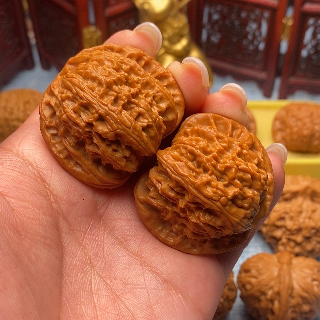 把件文玩核桃红皮球白42