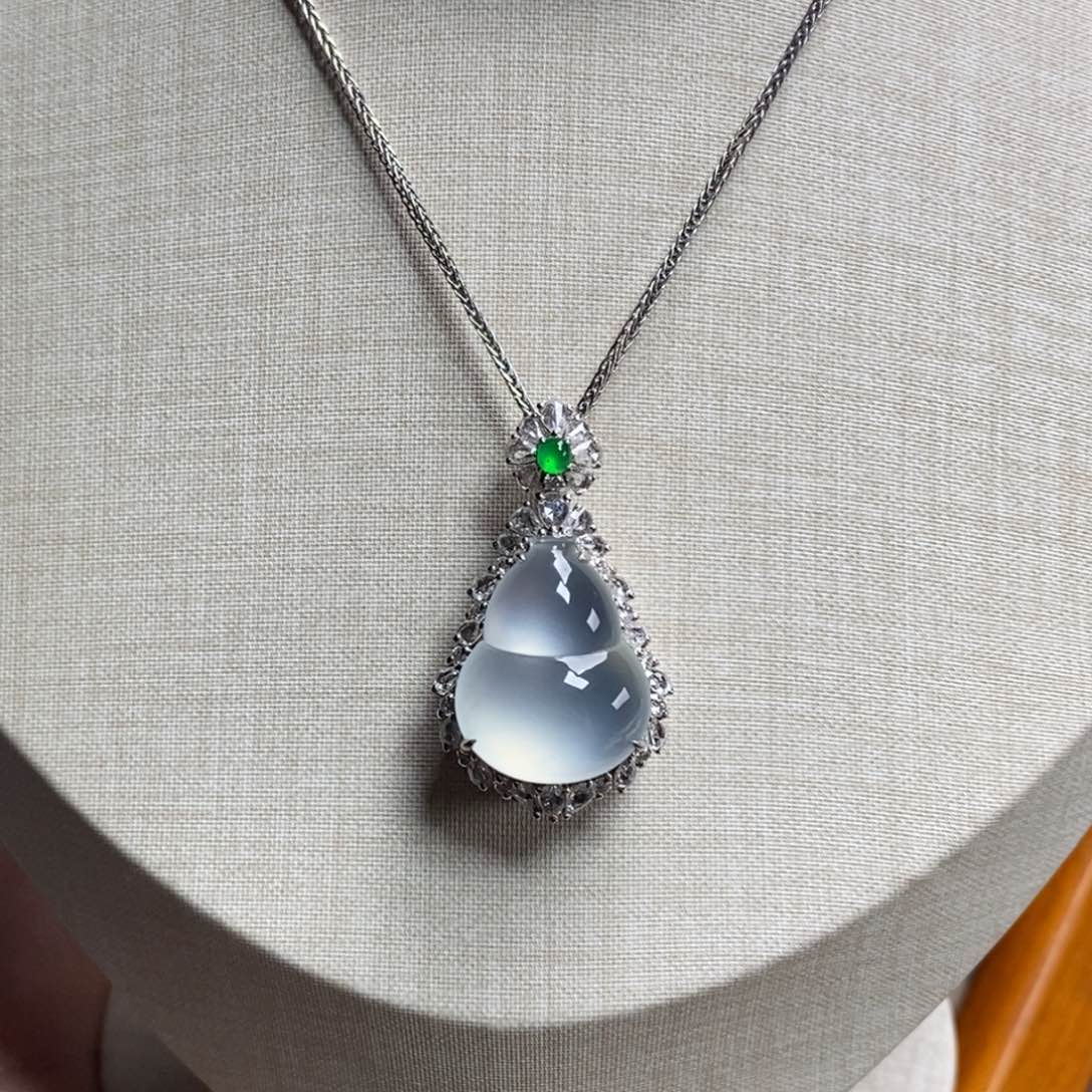 翡翠颈饰18K金镶嵌老坑玻璃种茅台白两用款葫芦吊坠