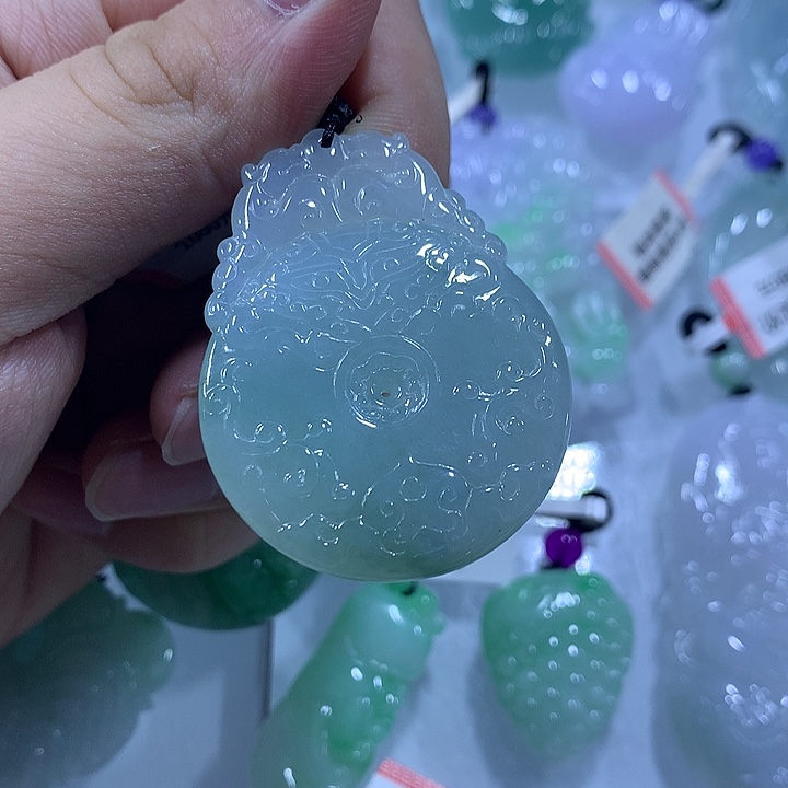 翡翠未镶嵌颈饰天然翡翠A货吊坠