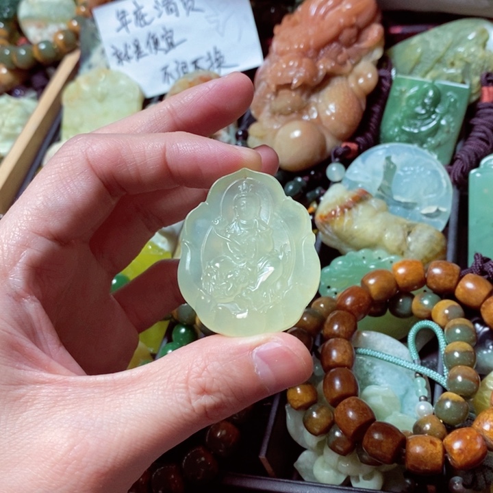 蛇纹石玉颈饰未镶嵌