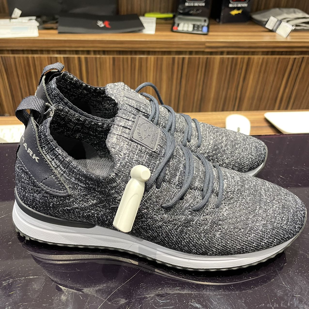 保鲨 不退换 特价鞋 下单联系客服