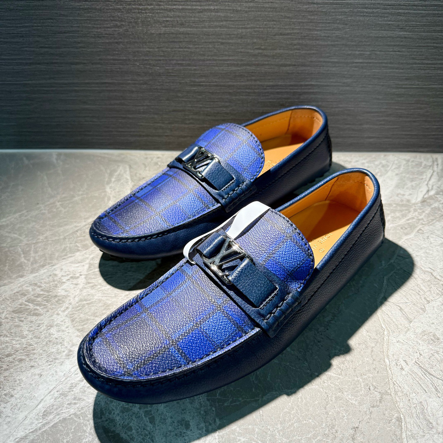 未使用 LouisVuitton/路易威登 黑蓝色棋盘格满印豆豆鞋 多尺码