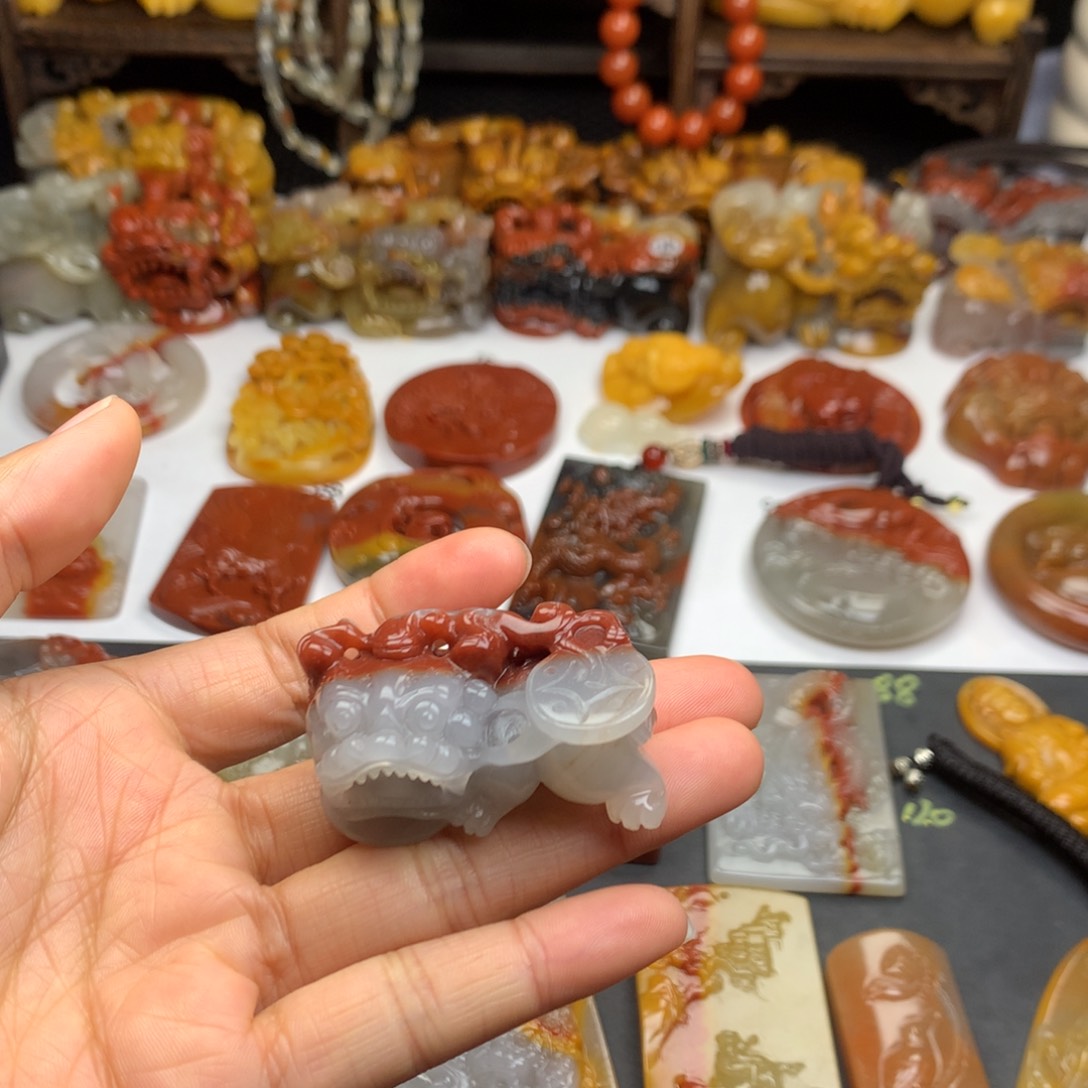 石英质玉（黄龙玉）挂件未镶嵌