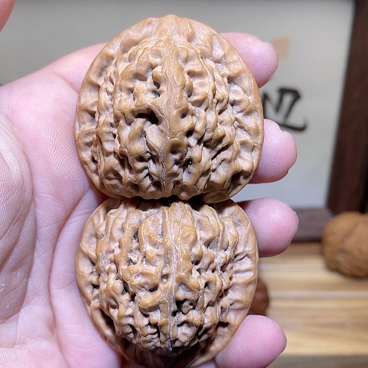 文玩核桃把件42蓟县火麒麟狮子头