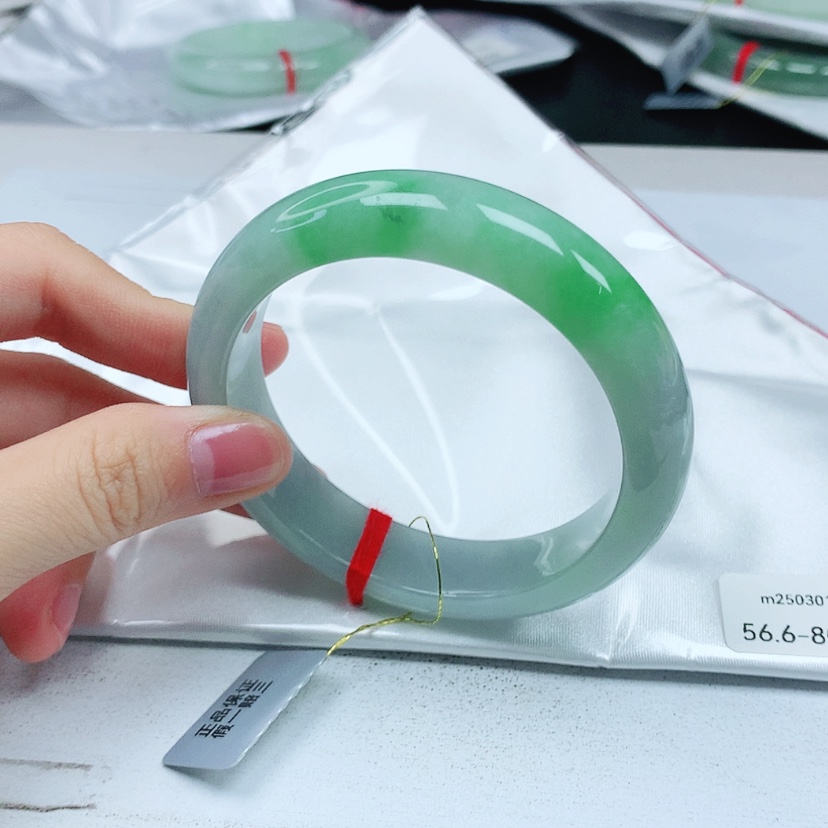 【闪购商品】翡翠手镯未镶嵌天然缅甸a货手镯56+