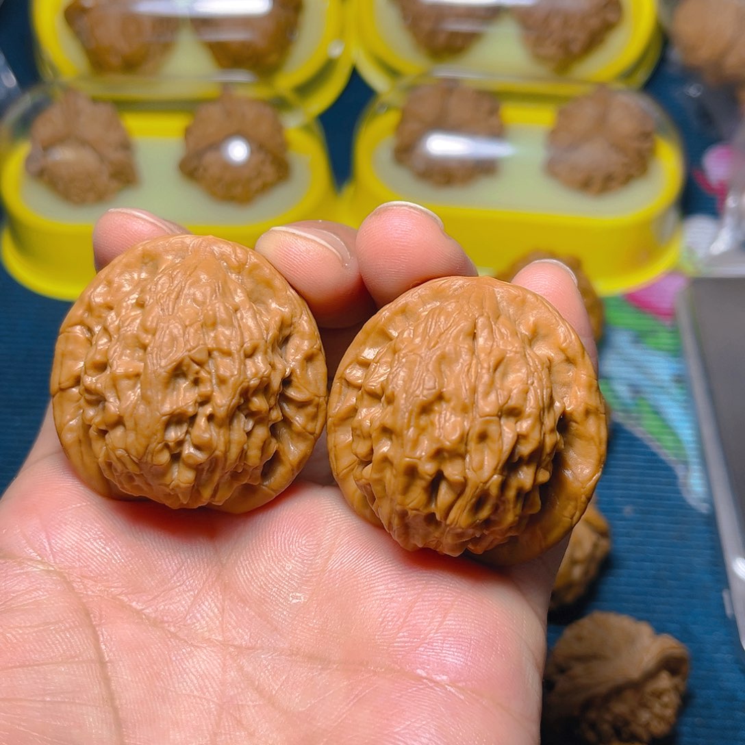 文玩核桃吊坠野生大红袍