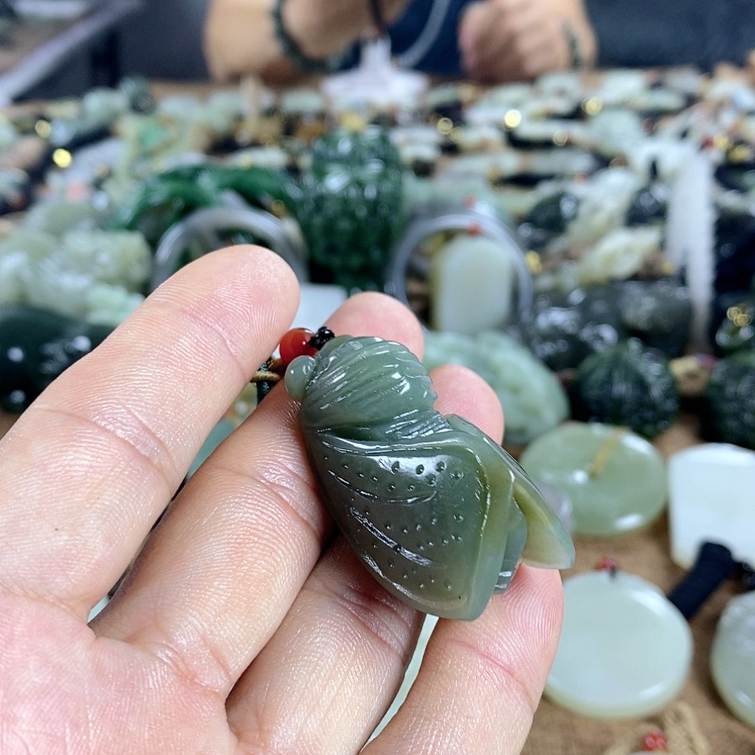 和田玉未镶嵌颈饰