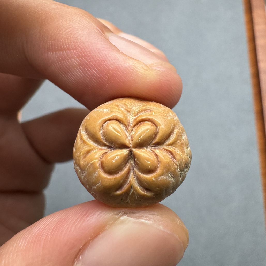 尼伯尔玉化皮麒麟眼手工雕刻吞噬，凤眼菩提雕刻凤眼元素