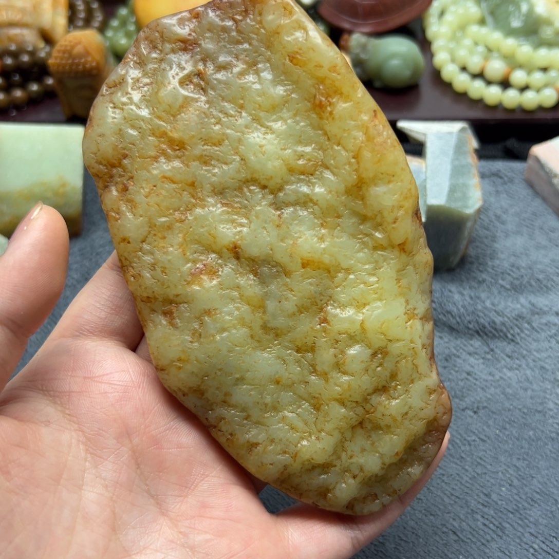 随***下和田玉未镶嵌珠宝奇石