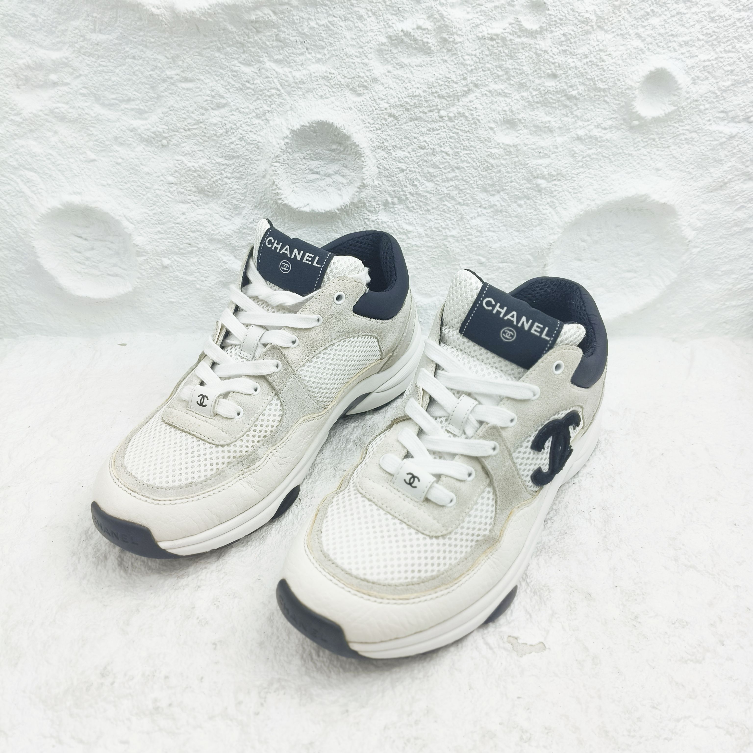 99新 Chanel/香奈儿 39码/黑白熊猫字母运动鞋/A3996