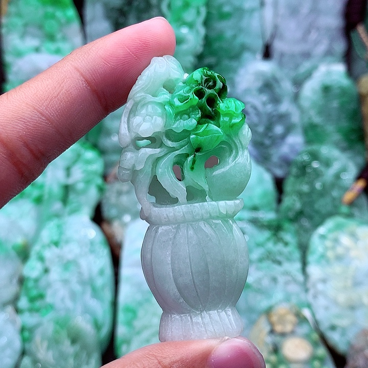 翡翠吊坠(不含链)未镶嵌