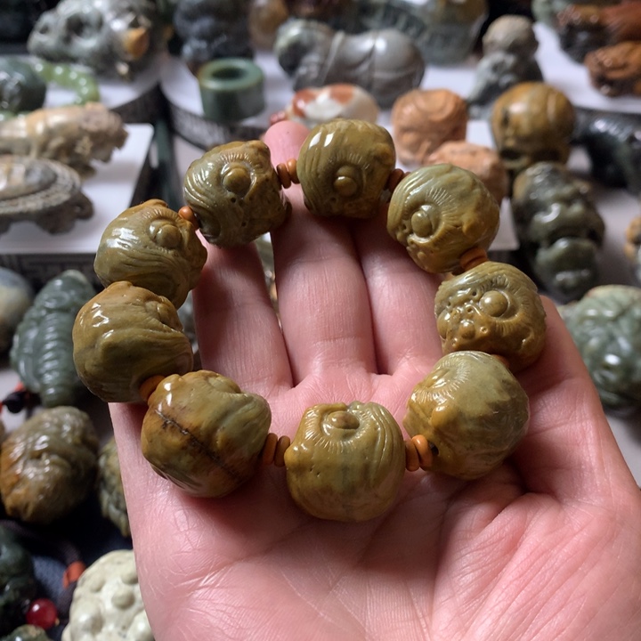 岫岩河磨玉（透闪石质玉）手链未镶嵌勇*