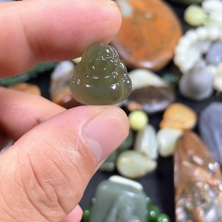 颈饰未镶嵌和田玉