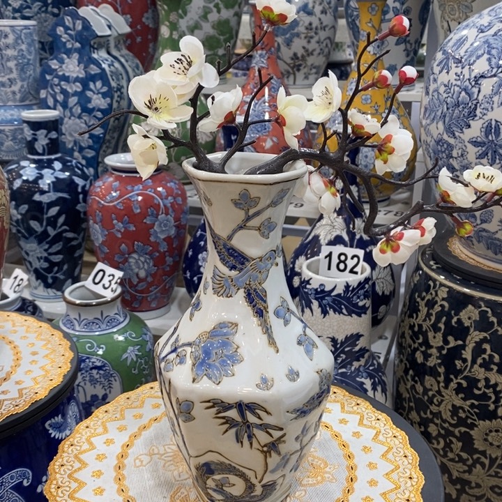 【闪购商品】摆件陶瓷浮雕花瓶摆件