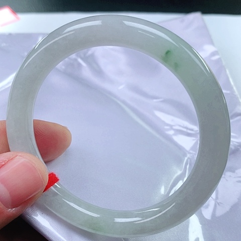 翡翠手镯未镶嵌翡翠手镯未镶嵌