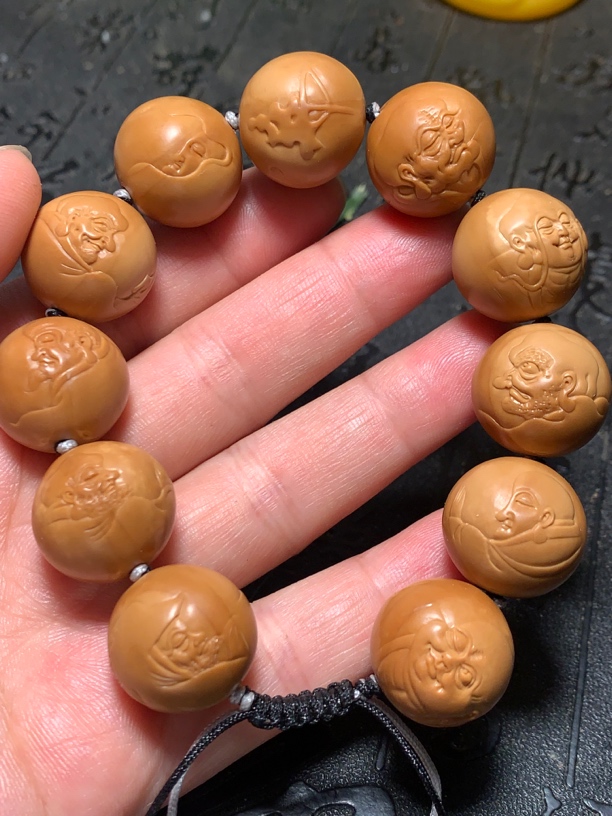 薄艺雕刻【光珠十八罗汉】1.8正圆橄榄核雕刻