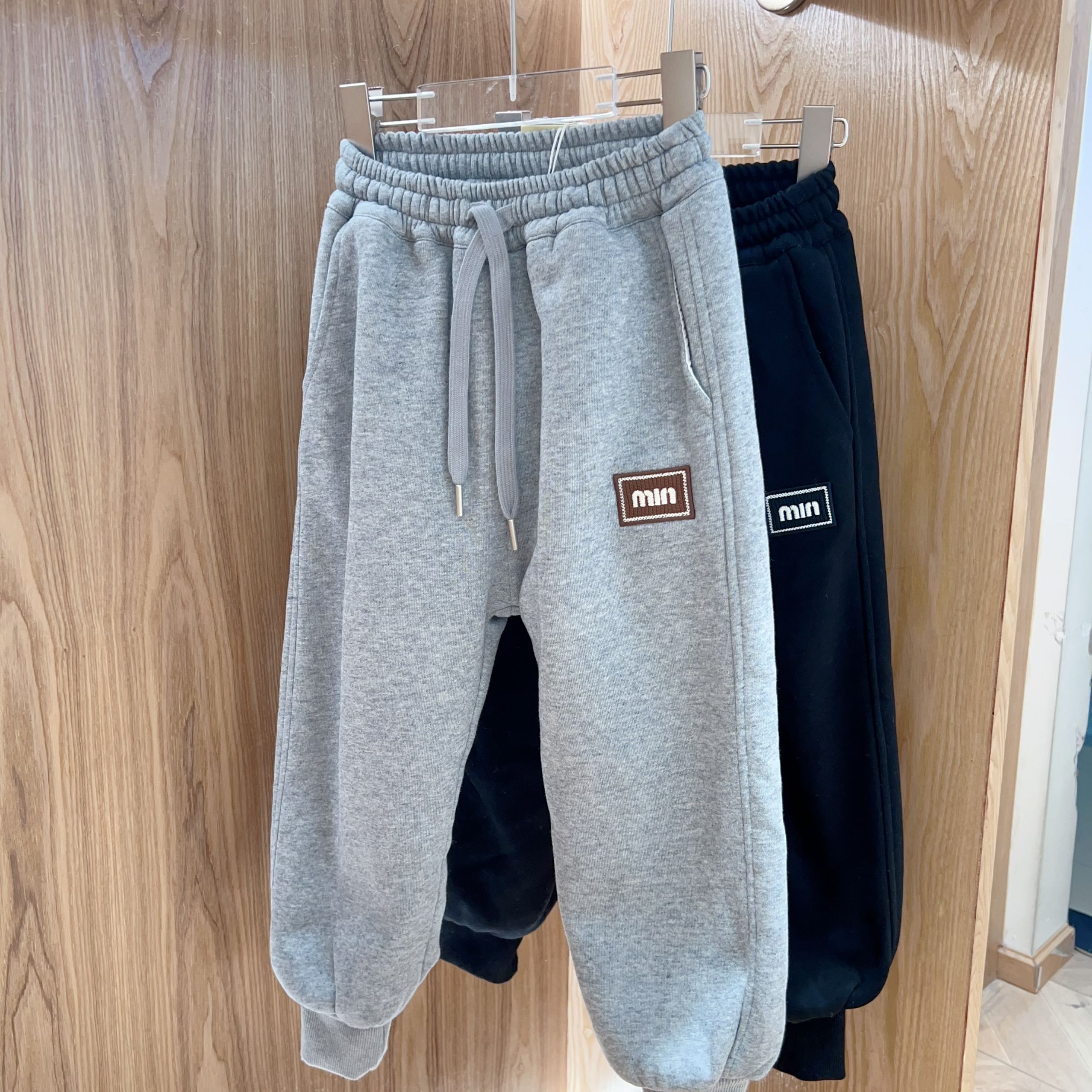 792 字母min运动加绒卫裤仿兔毛