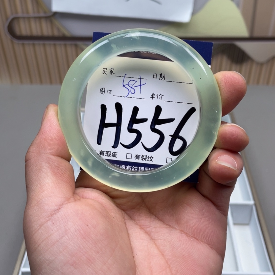 岫玉手镯手镯未镶嵌