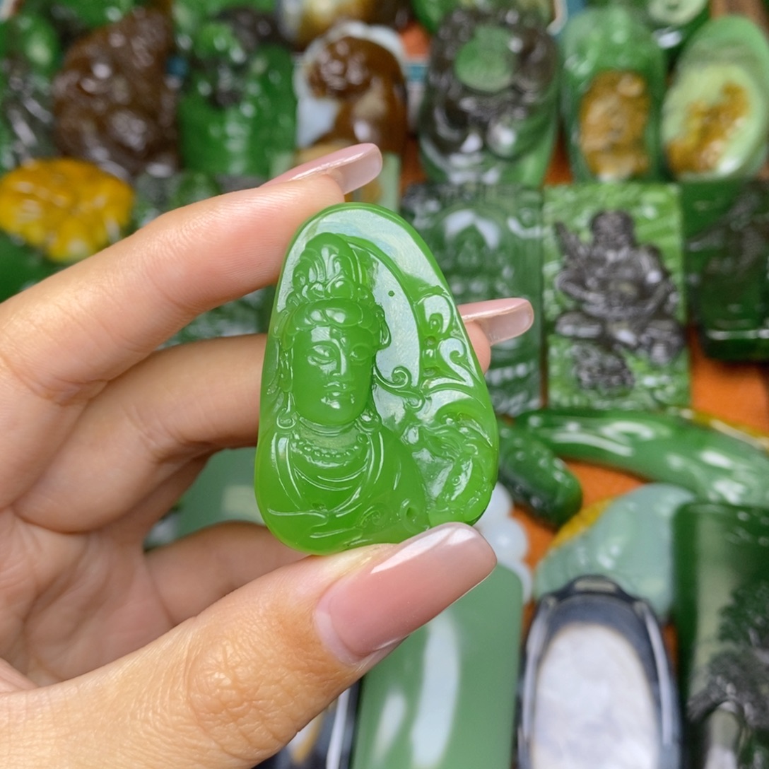 和田玉未镶嵌颈饰