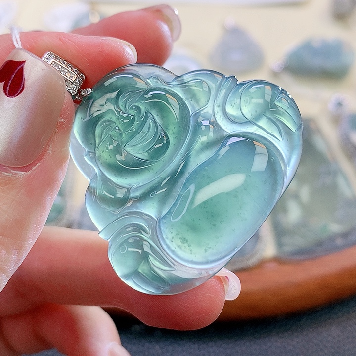 翡翠颈饰未镶嵌翡翠