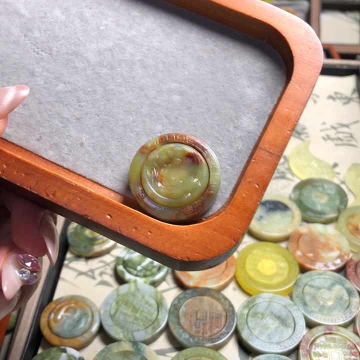 蛇纹石玉未镶嵌岫玉吊坠