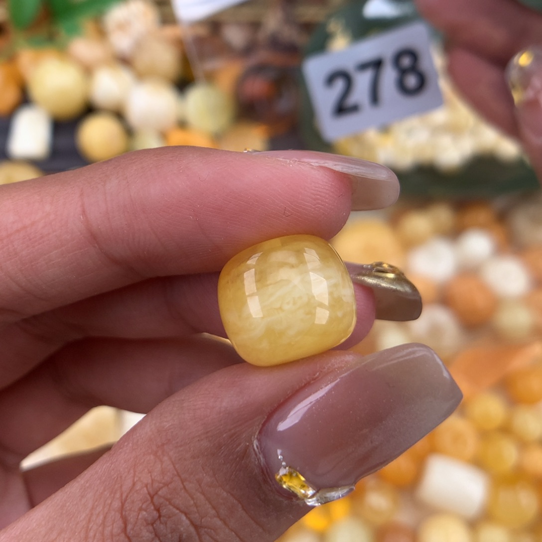 琥珀珠宝奇石未镶嵌13.4