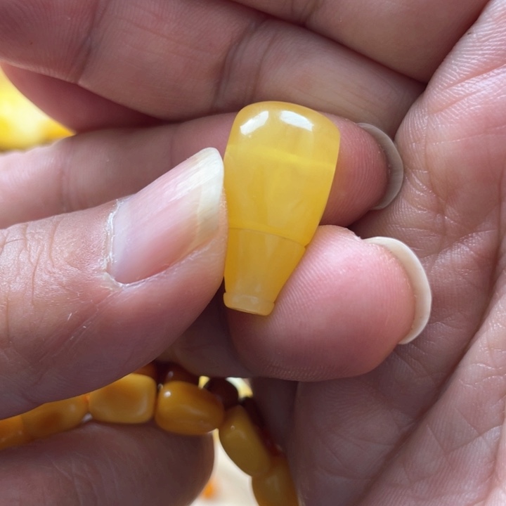 蜜蜡手串未镶嵌吊坠