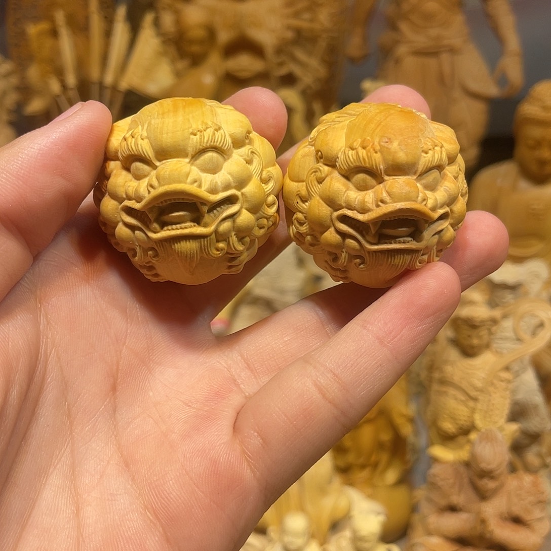 黄杨木瑕疵貔貅手球一对