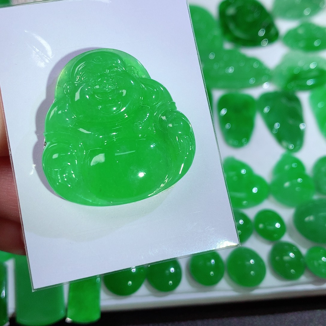 翡翠颈饰未镶嵌天然翡翠