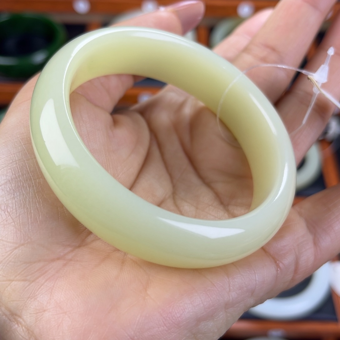 和田玉（黄玉）手镯未镶嵌