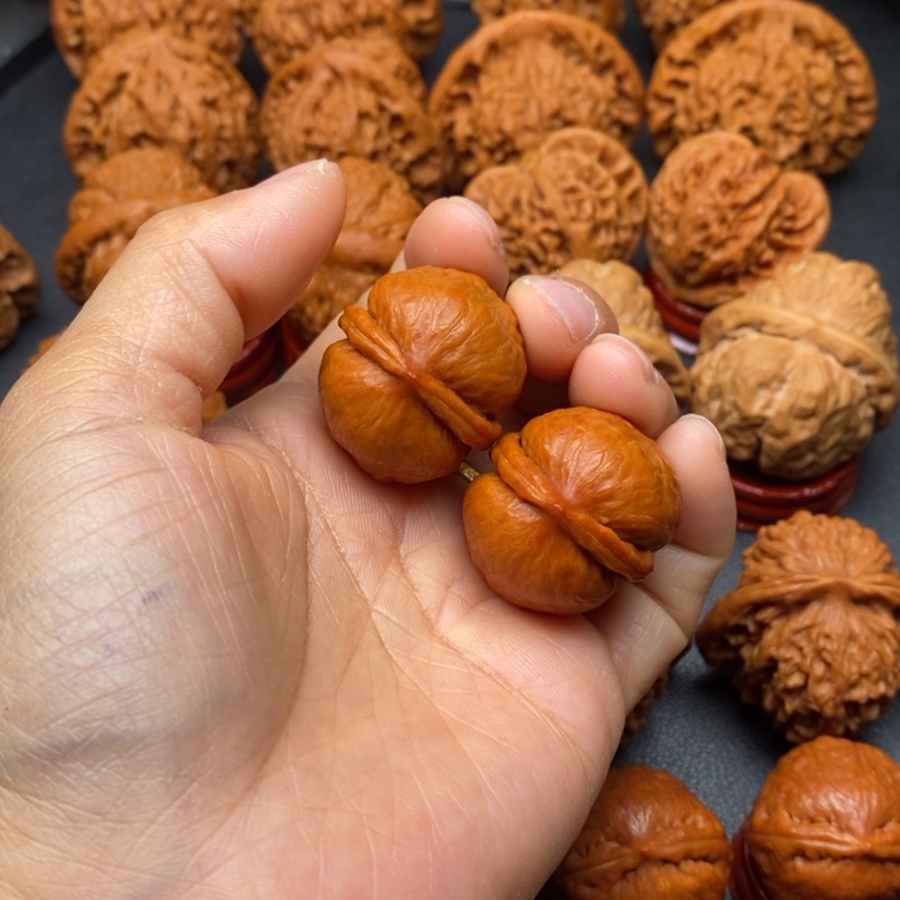 【闪购商品】文玩核桃把件海豚