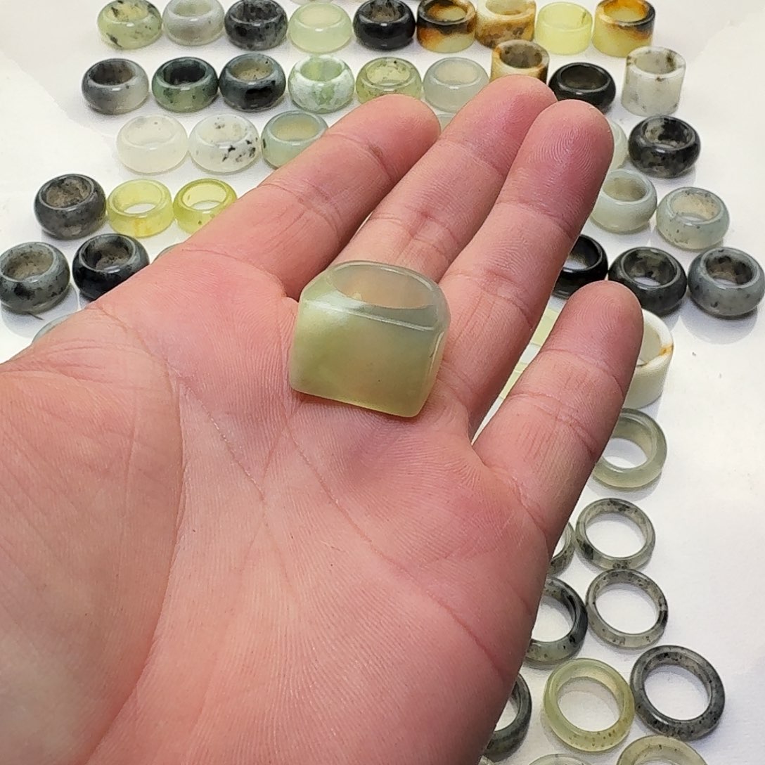 就****蛇纹石玉未镶嵌戒指16.9内径